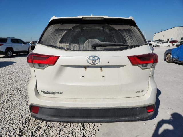 Toyota Highlander Se Image 13