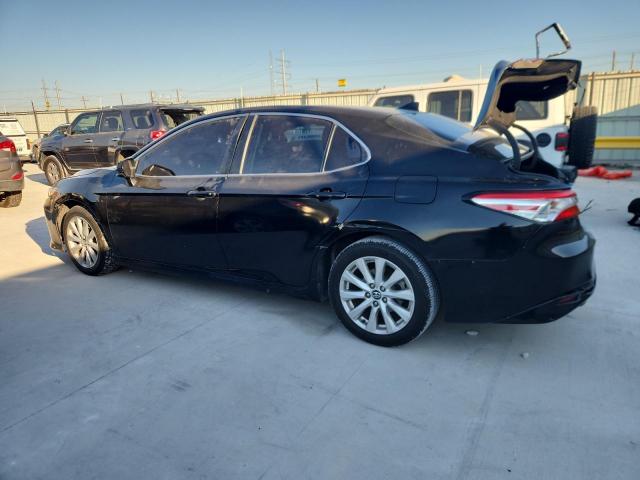 Toyota Camry Le Image 12