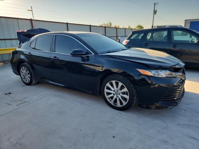 Toyota Camry Le Image 2