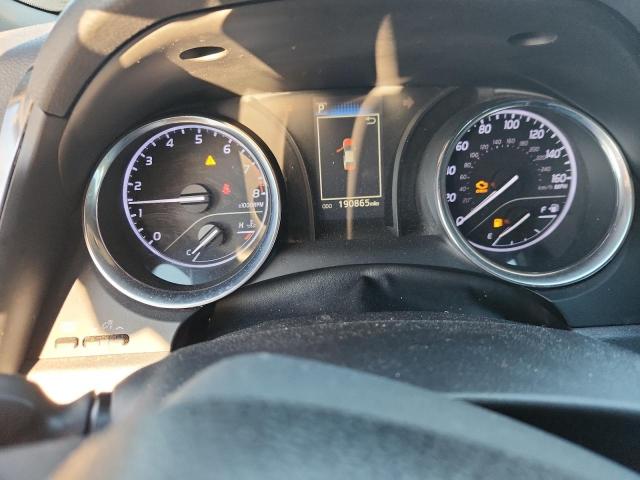 Toyota Camry Le Image 10