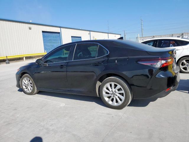 Toyota Camry Le Image 2