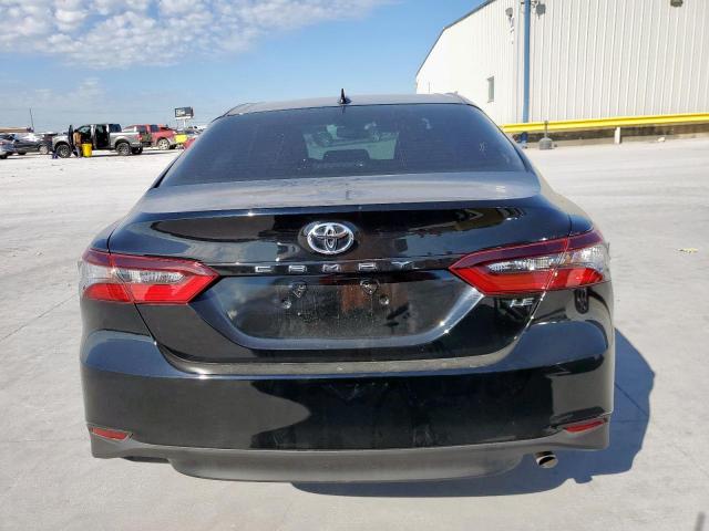 Toyota Camry Le Image 11