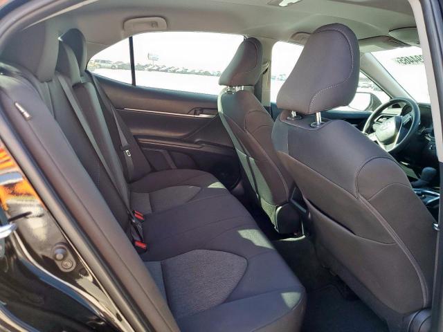 Toyota Camry Le Image 7