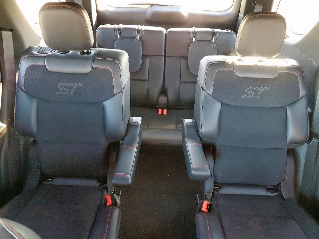 Ford Explorer St Image 9