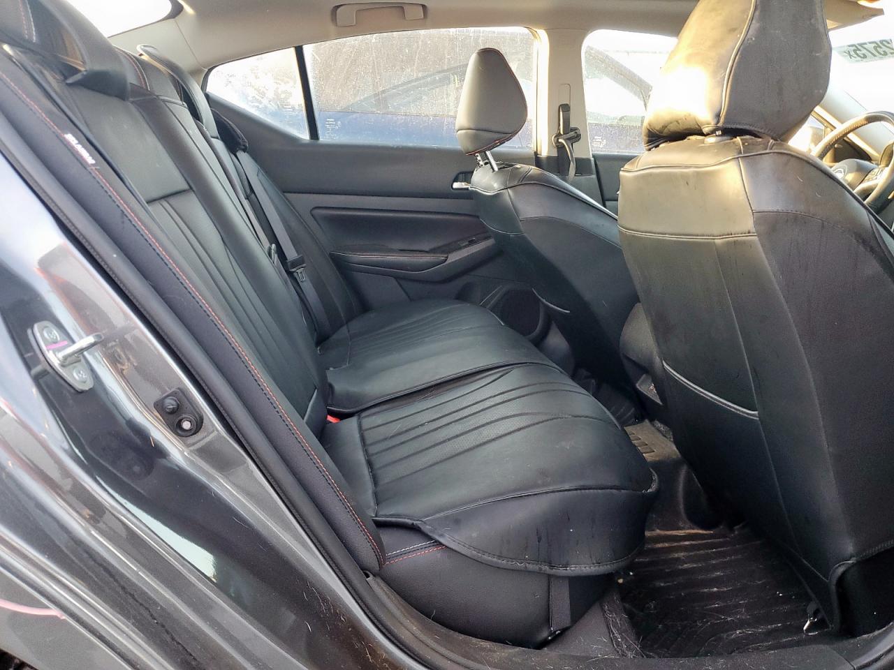 Nissan Altima Sr Image 8