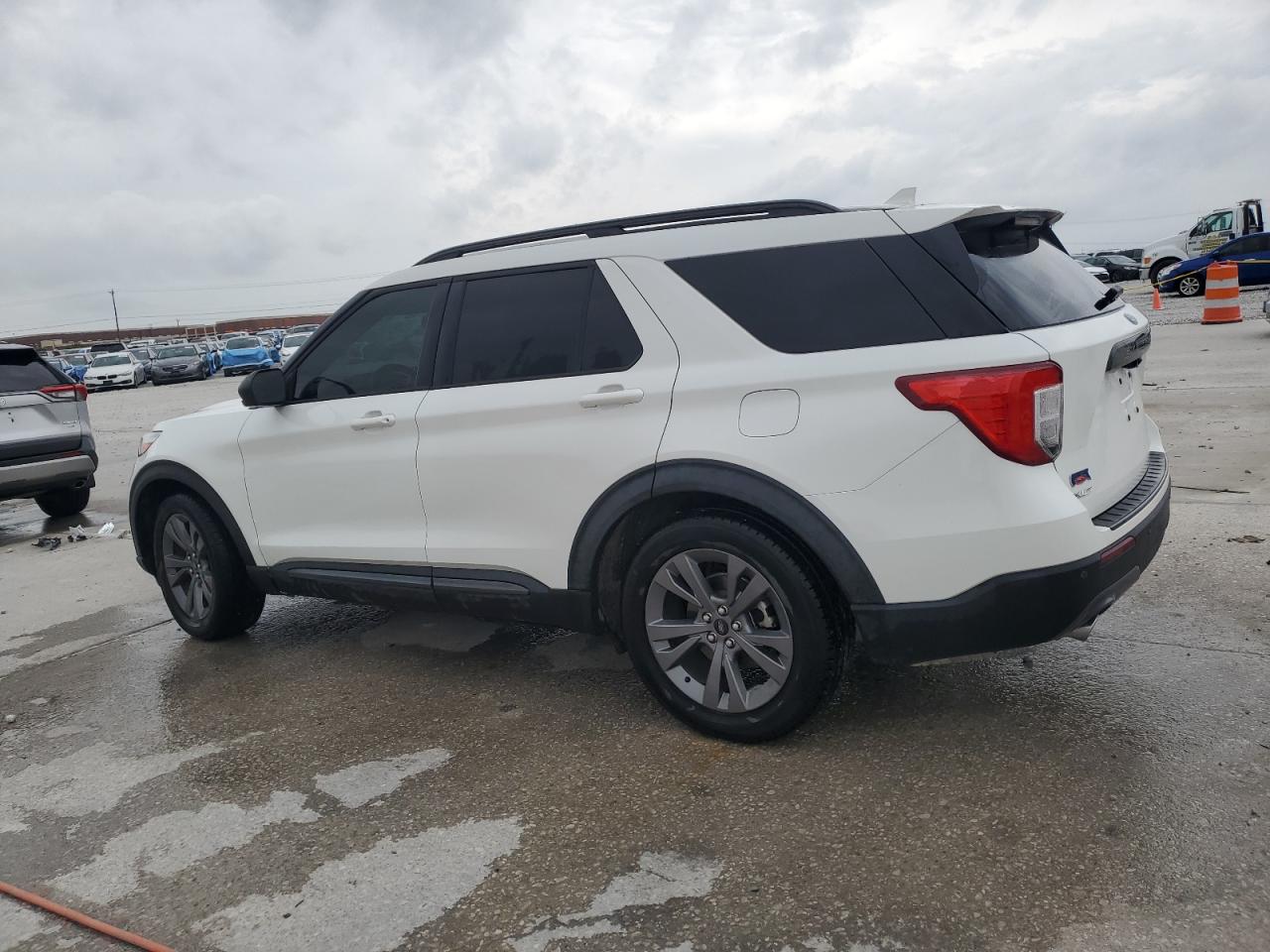 Ford Explorer Xlt Image 2