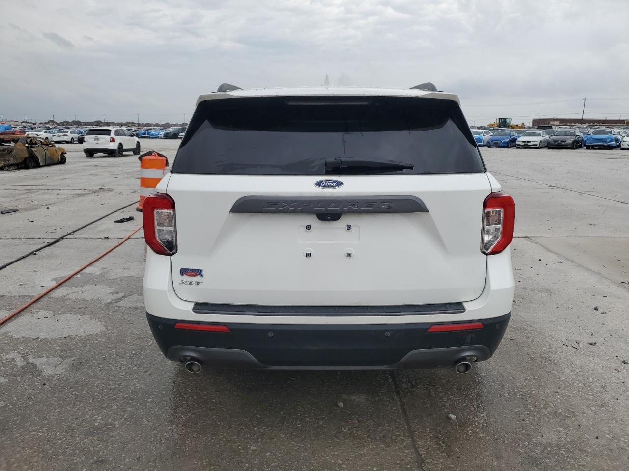 Ford Explorer Xlt Image 11