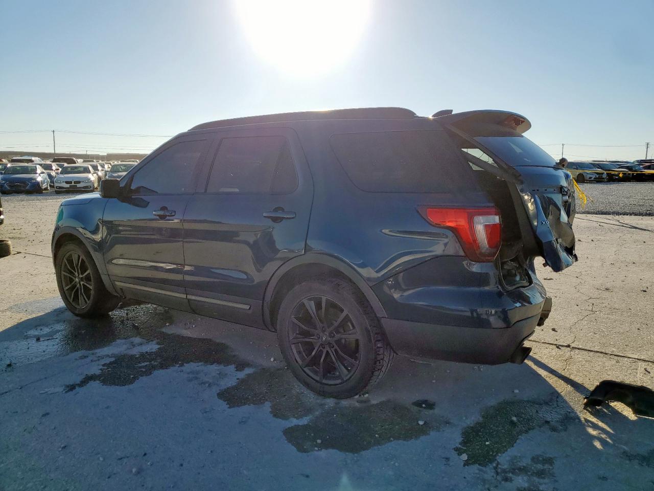 Ford Explorer Xlt Image 4