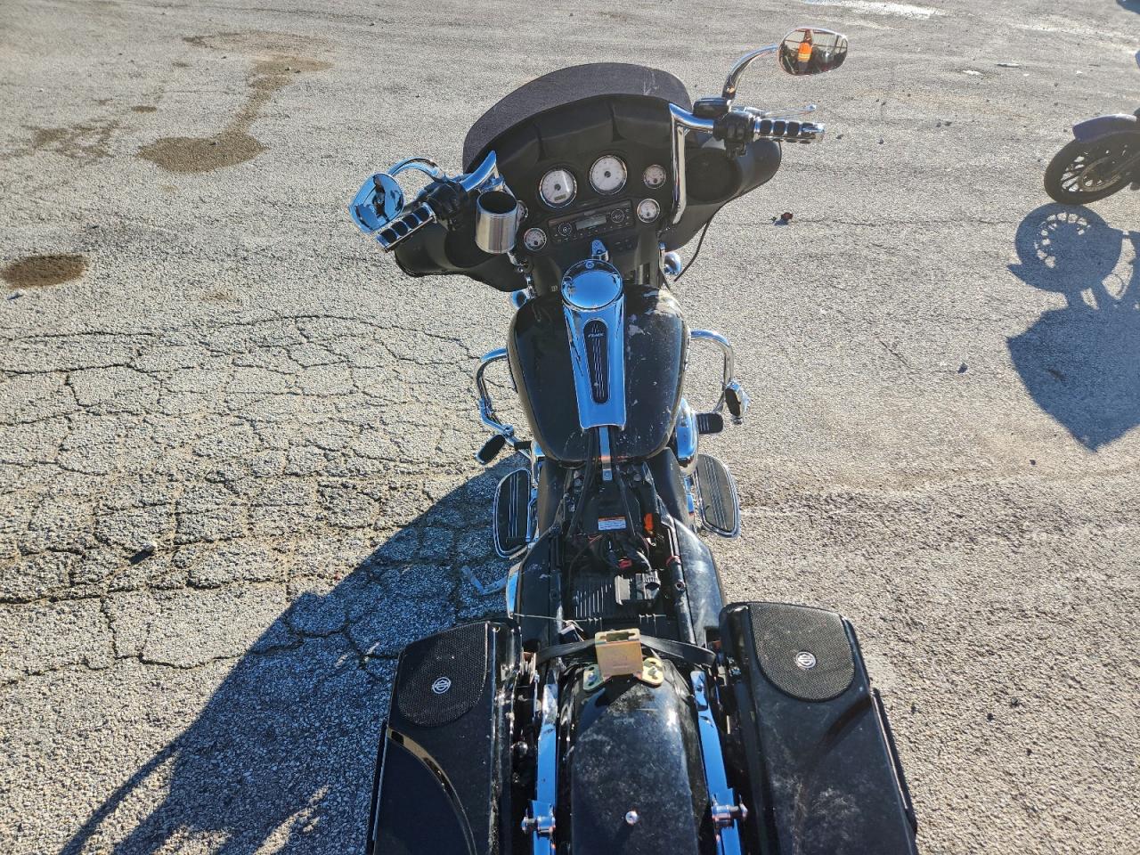 Harley-Davidson Fl Image 3