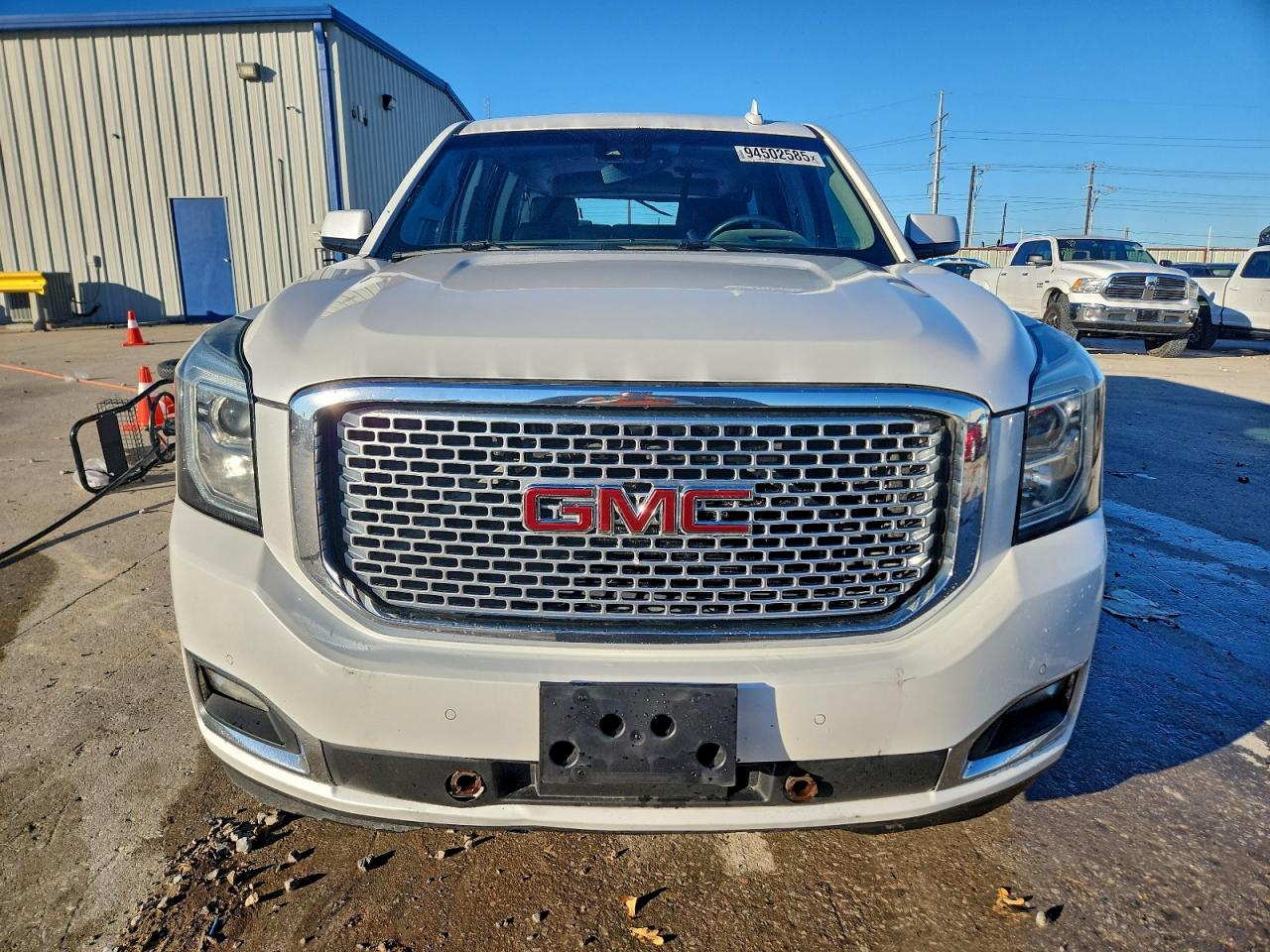 GMC Yukon Denali Image 2