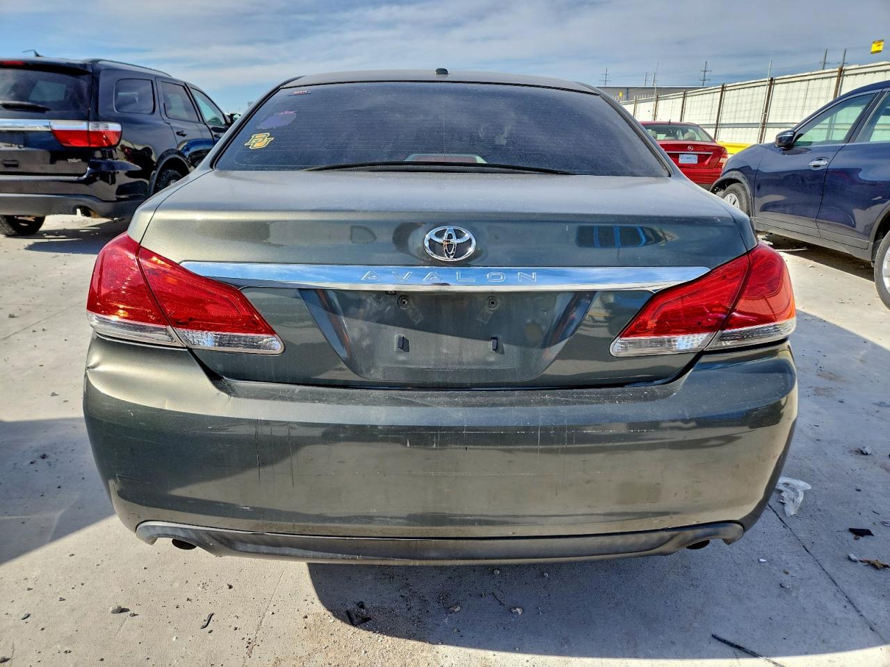 Toyota Avalon Base Image 6
