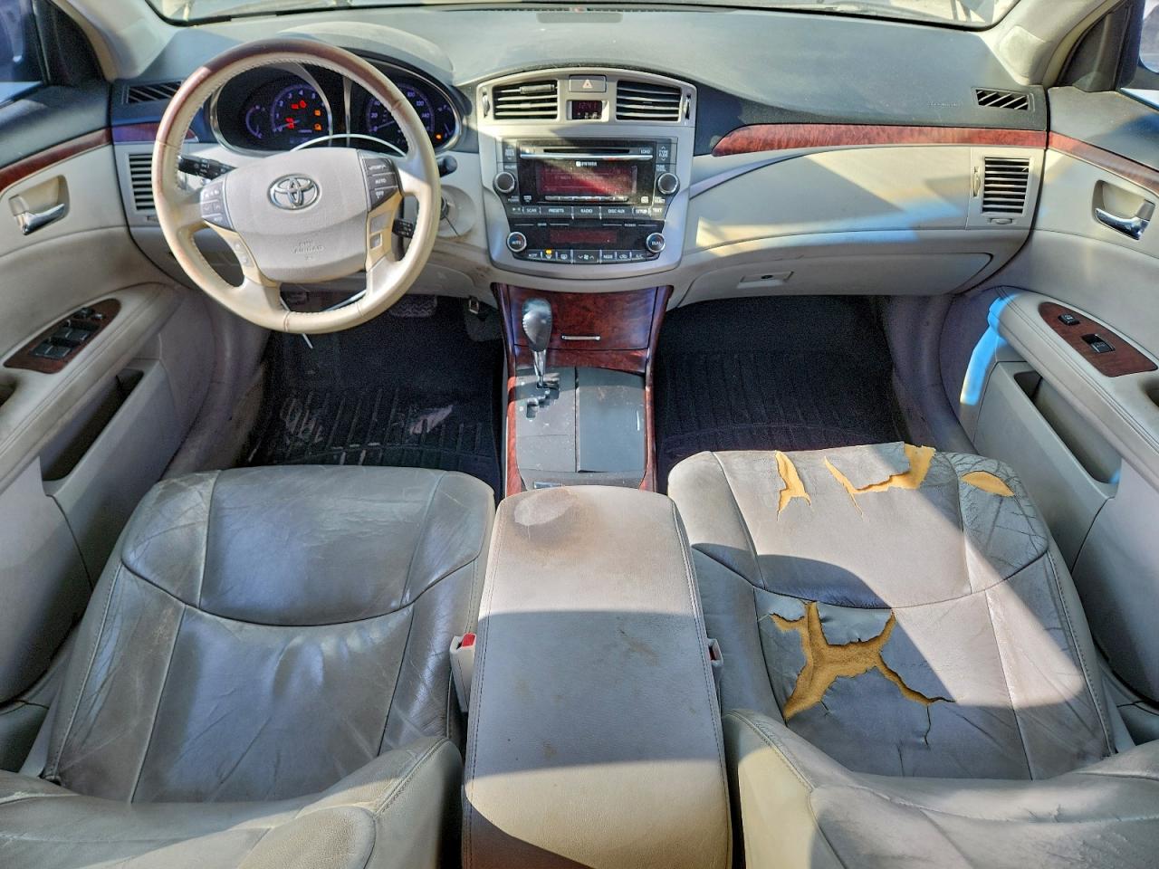 Toyota Avalon Base Image 11