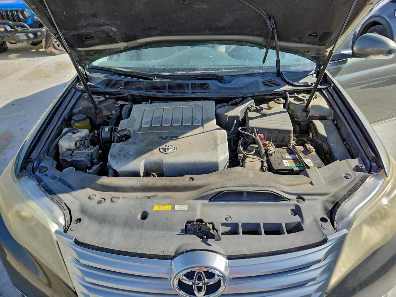 Toyota Avalon Base Image 9