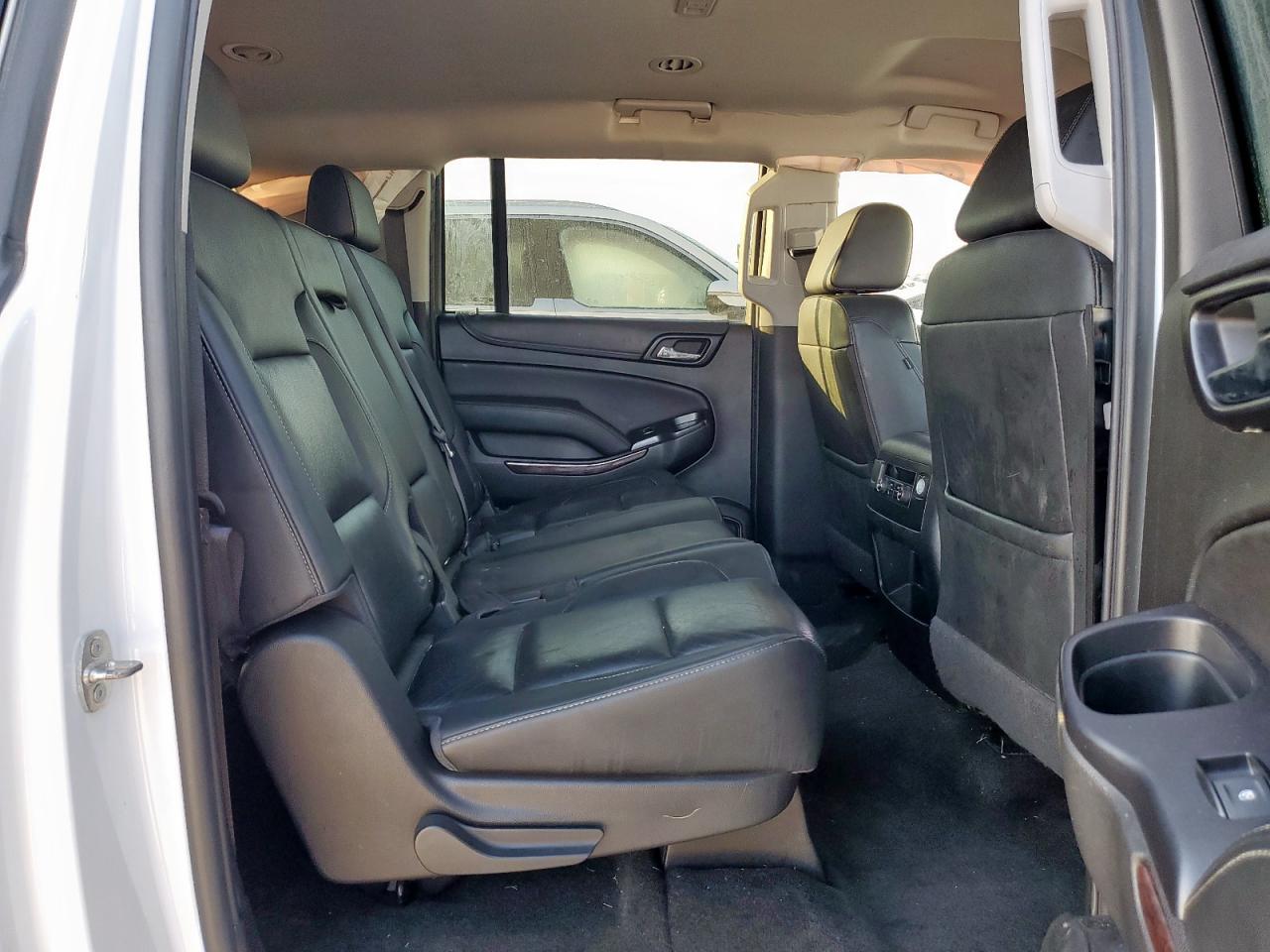 GMC Yukon C1500 Slt Image 8