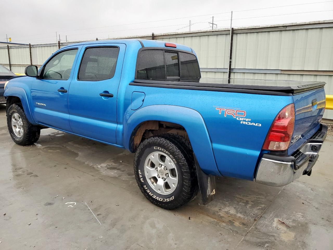 Toyota Tacoma Double Cab Image 2