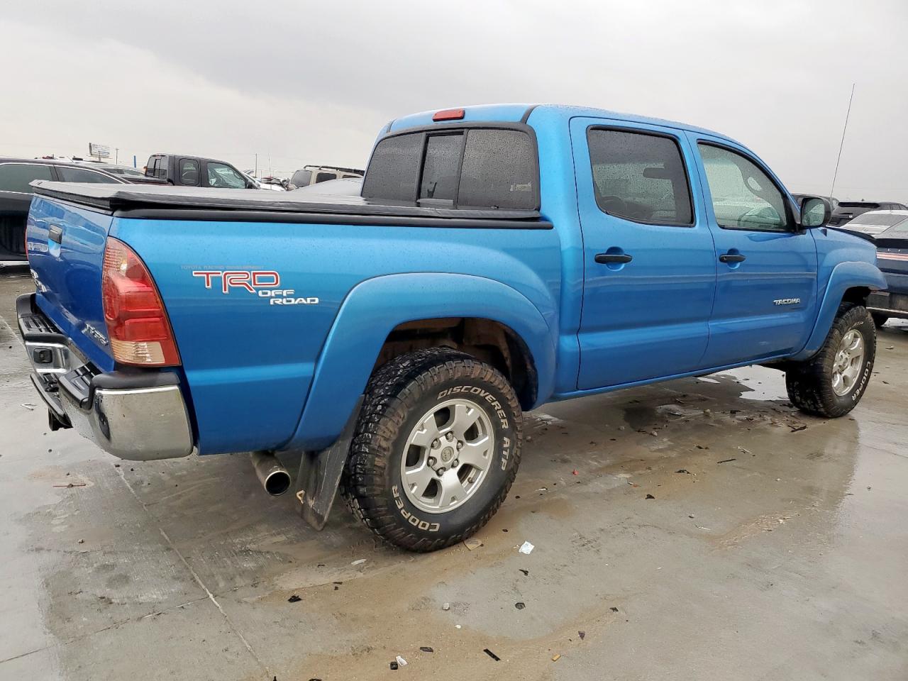 Toyota Tacoma Double Cab Image 13