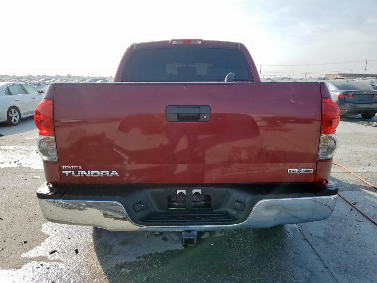 Toyota Tundra Crewmax Limited Image 8