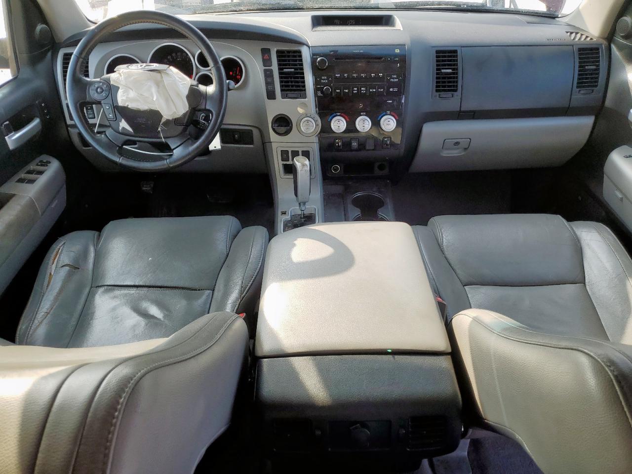 Toyota Tundra Crewmax Limited Image 3