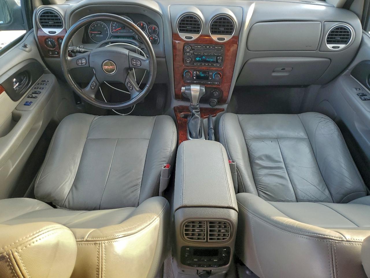 GMC Envoy Image 12