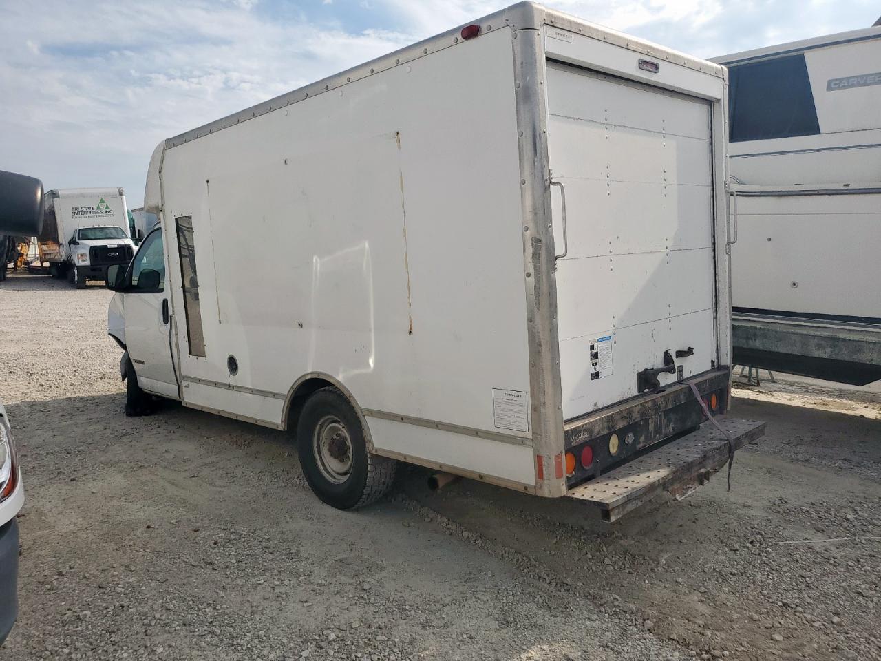 Chev Express Image 6