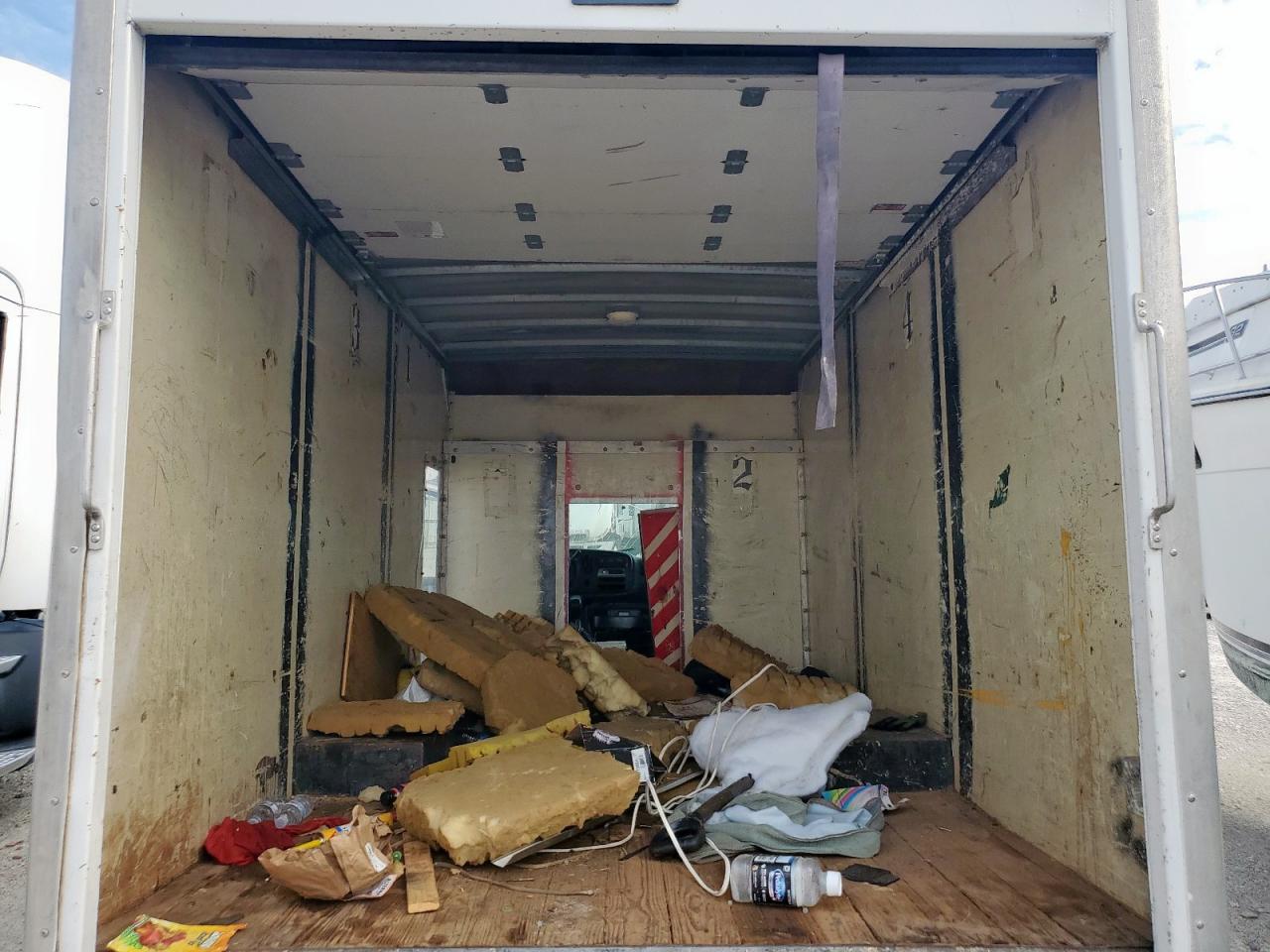 Chev Express Image 9