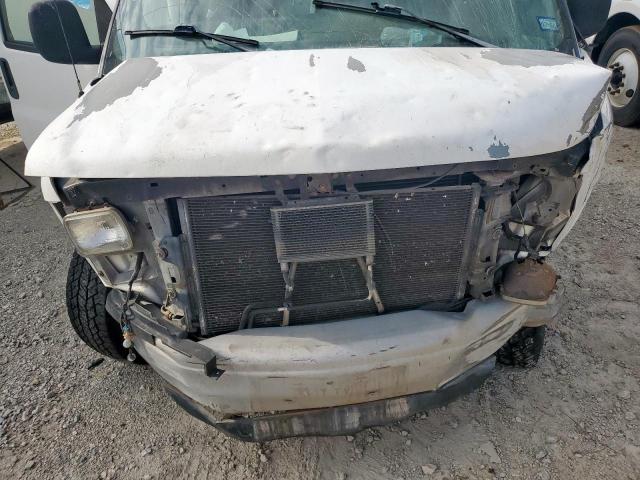 Chev Express Image 10