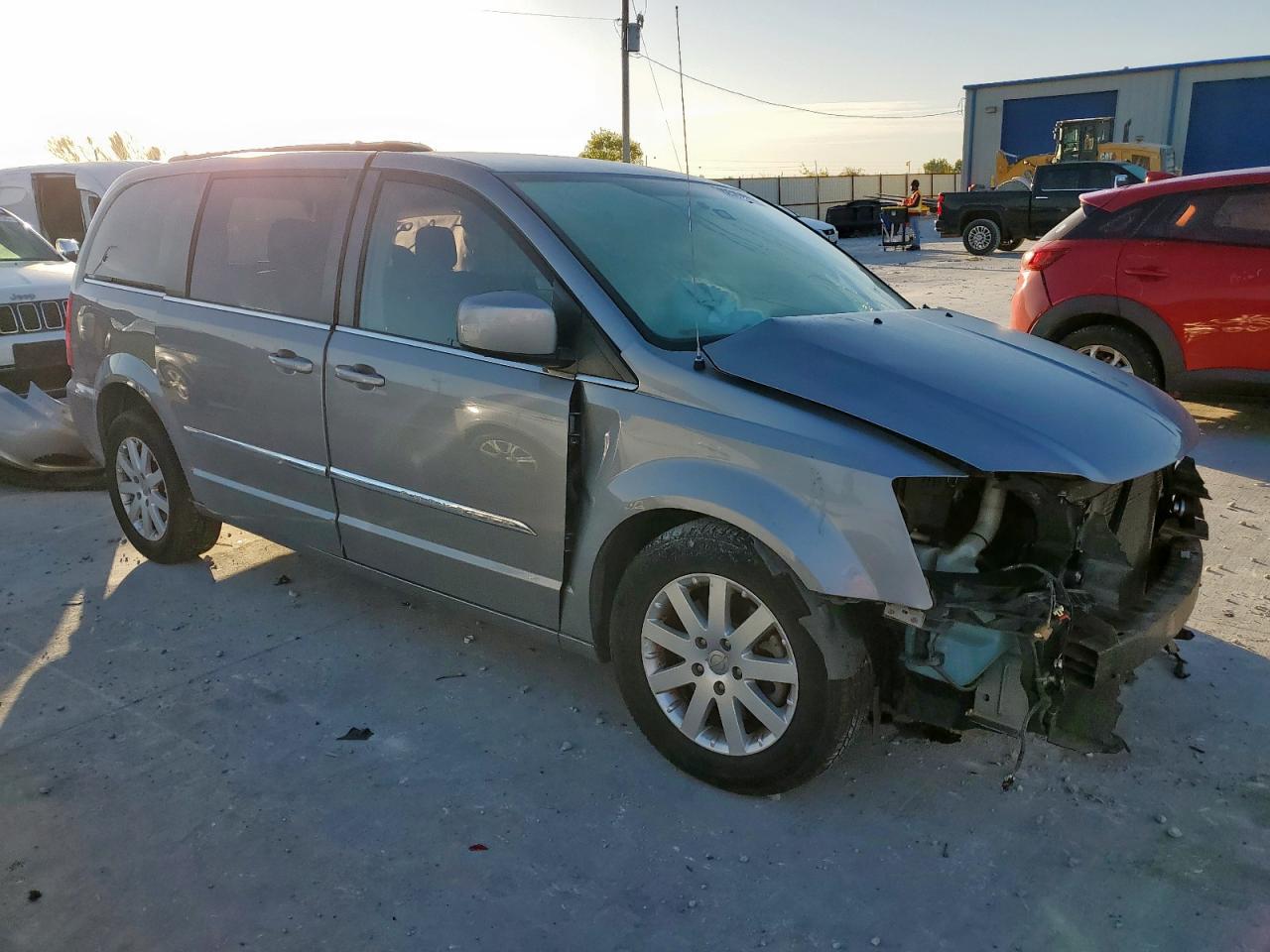 Chrysler Minivan Touring Image 3