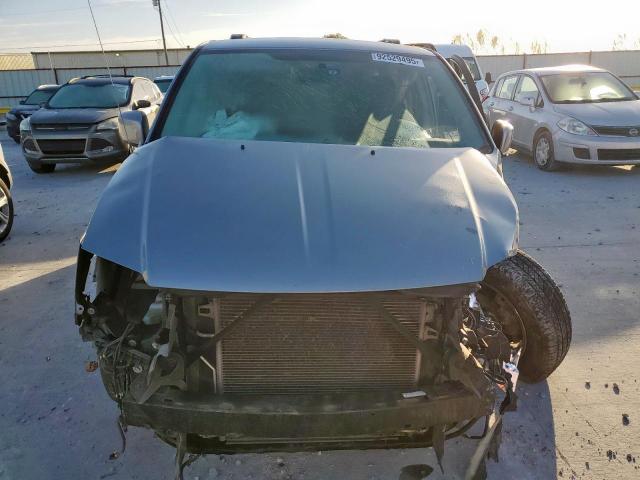 Chrysler Minivan Touring Image 5