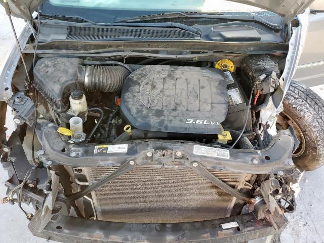 Chrysler Minivan Touring Image 12