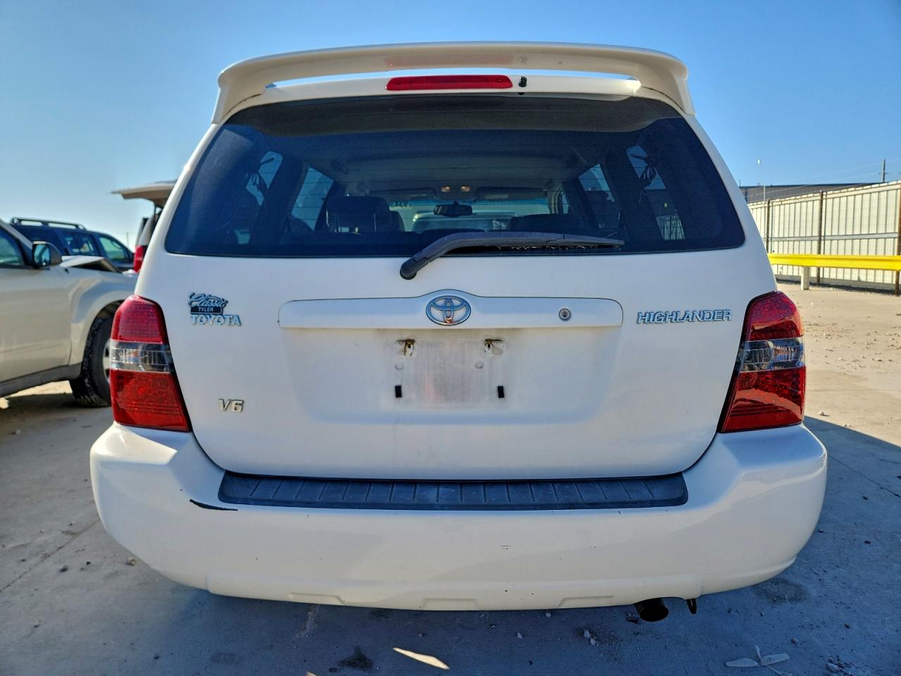 Toyota Highlander Base Image 5