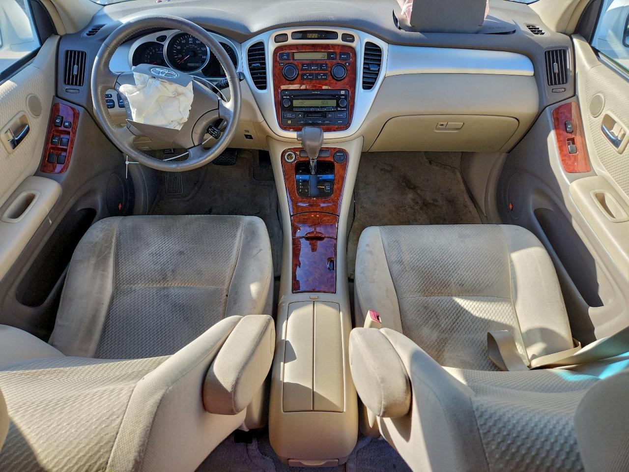 Toyota Highlander Base Image 14