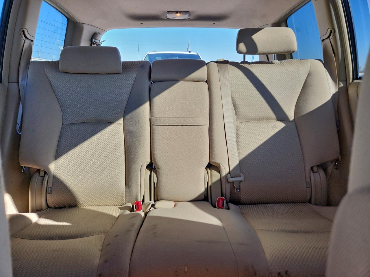 Toyota Highlander Base Image 8