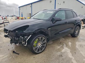  Salvage Porsche Cayenne
