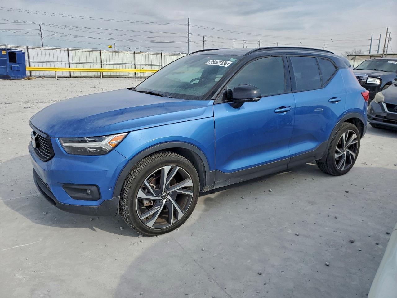 Volvo XC40 T5 Momentum Image 1