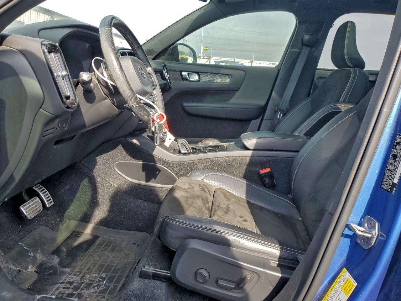 Volvo XC40 T5 Momentum Image 3