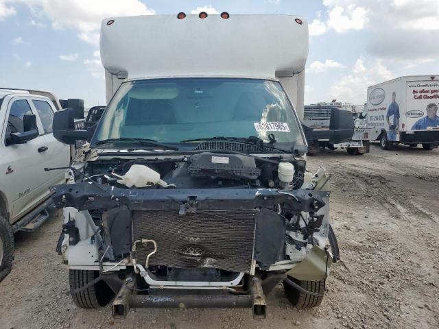 Chev Express Image 8