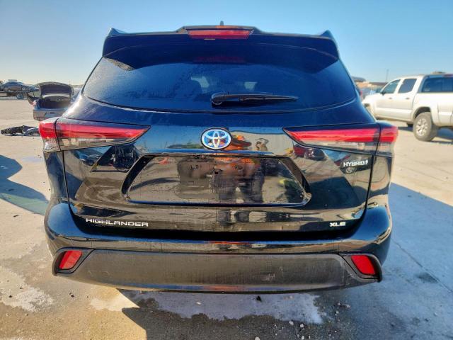 Toyota Highlander Hybrid Bronze Edition Image 3