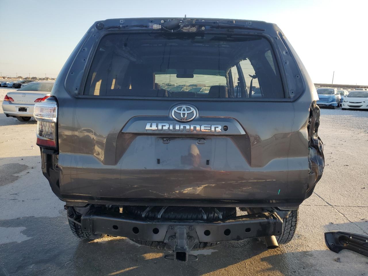 Toyota 4Runner Sr5 Image 4