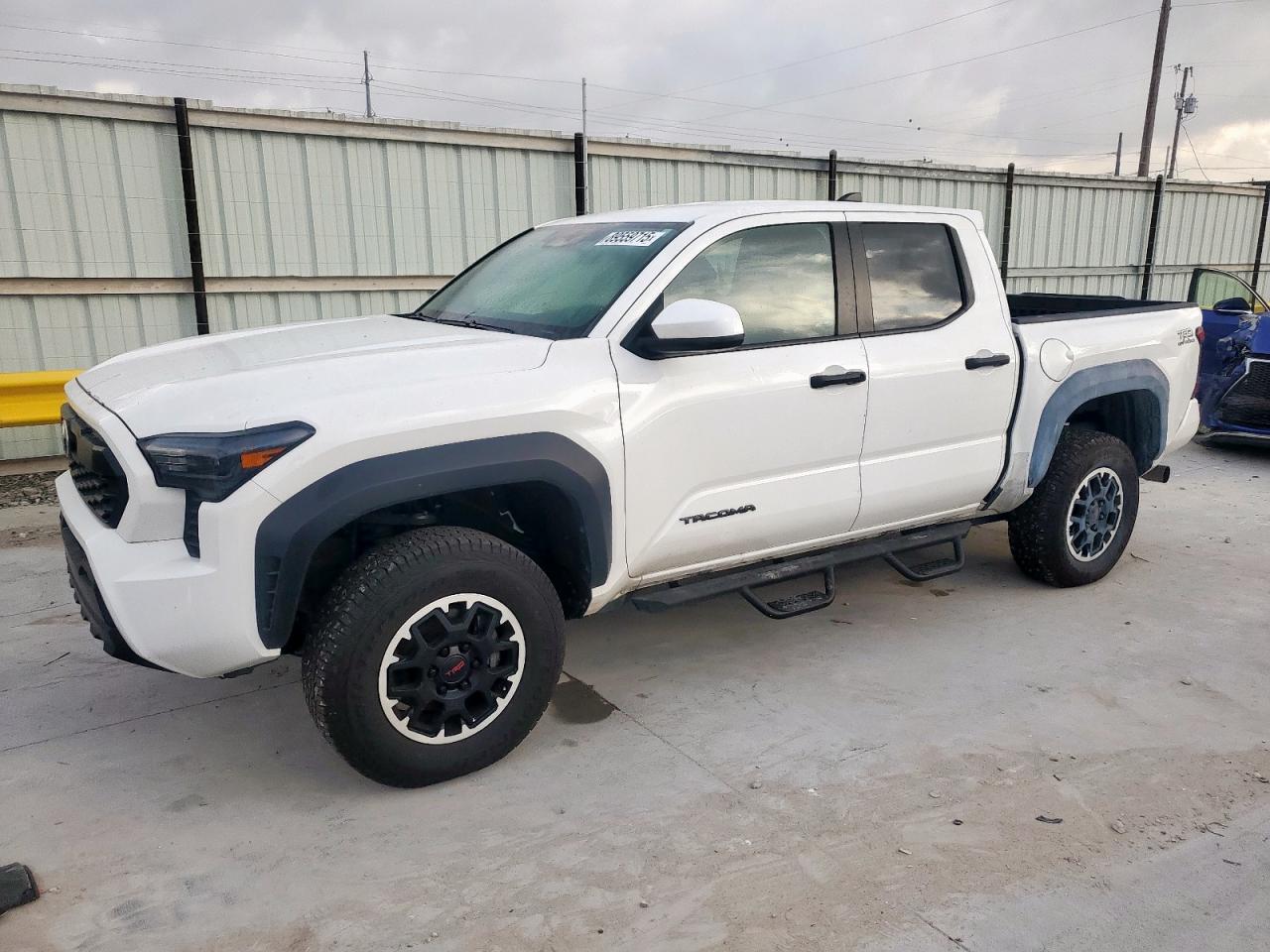 Toyota Tacoma Double Cab Image 1