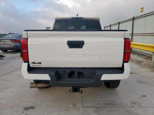 Toyota Tacoma Double Cab Image 8