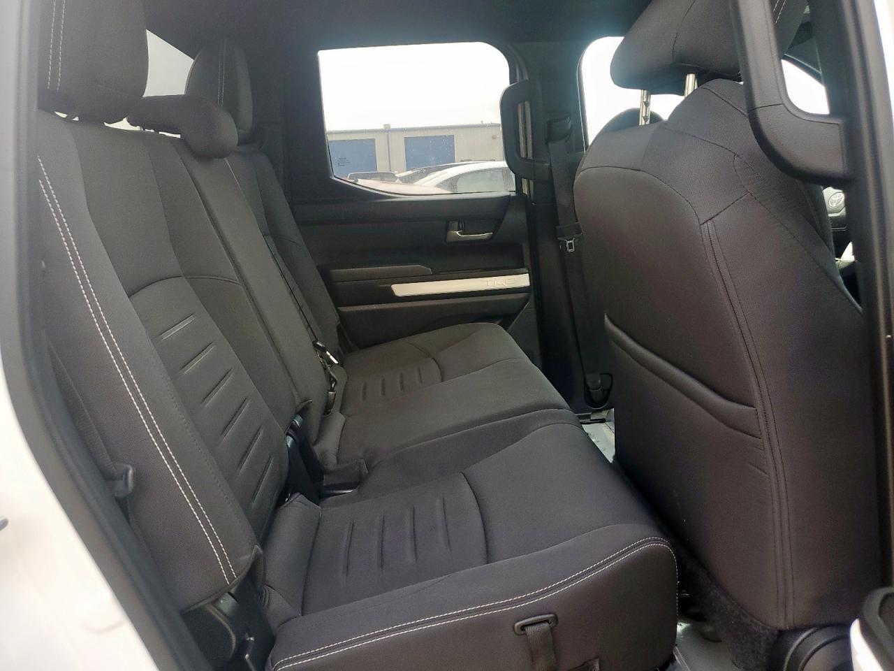 Toyota Tacoma Double Cab Image 13