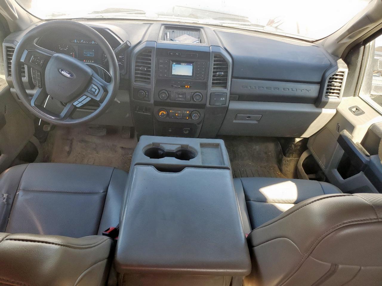 Ford F-350 Super Duty Image 3