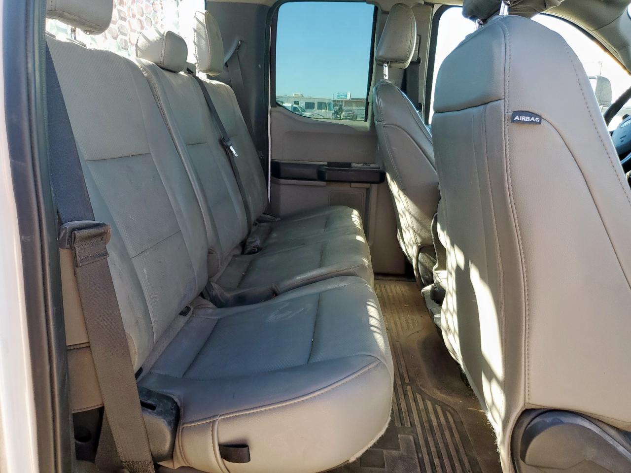 Ford F-350 Super Duty Image 6