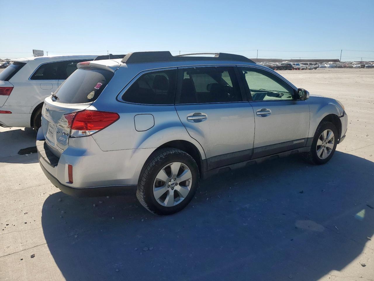Subaru Outback 2.5i Limited Image 2
