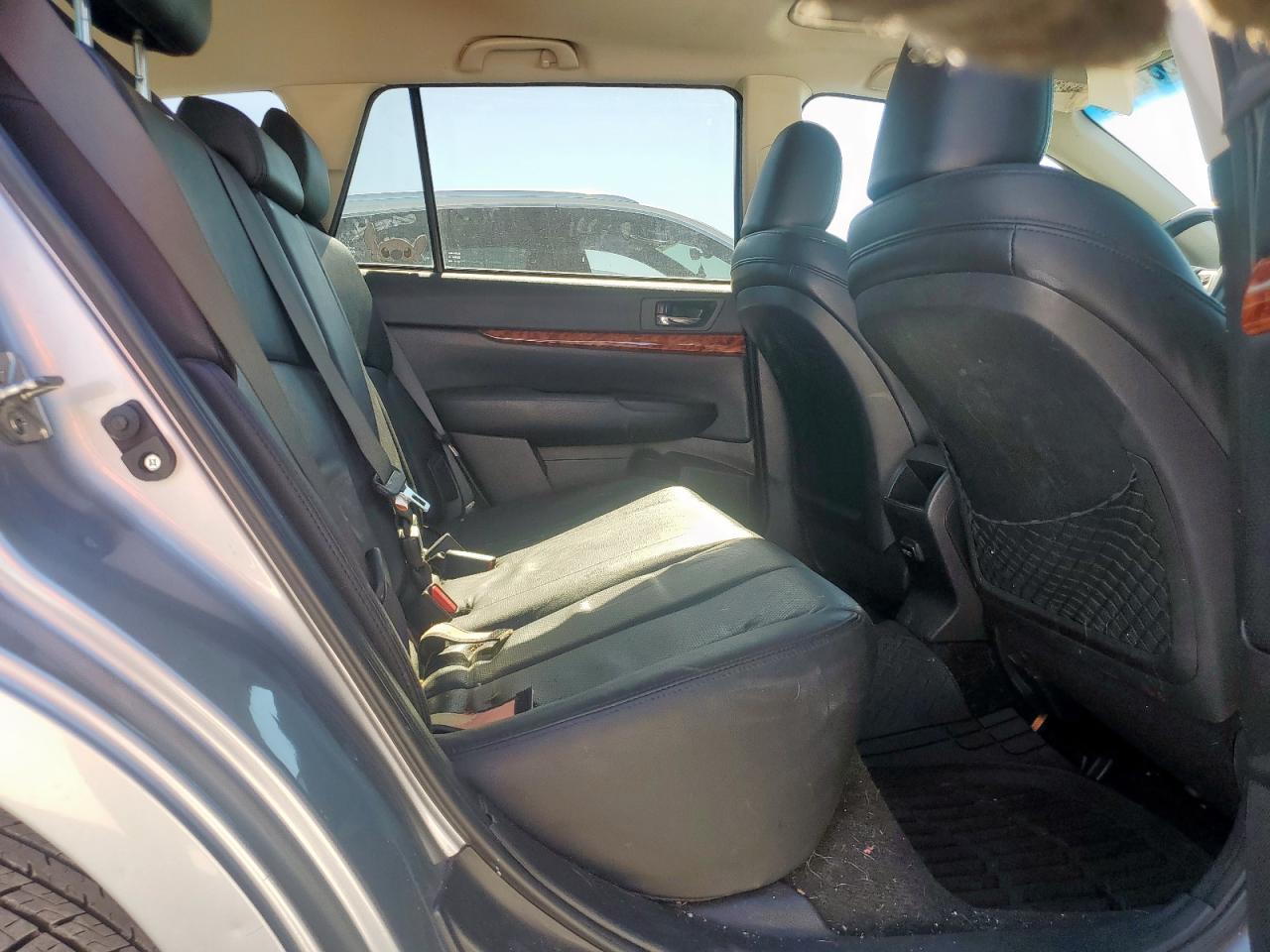 Subaru Outback 2.5i Limited Image 3