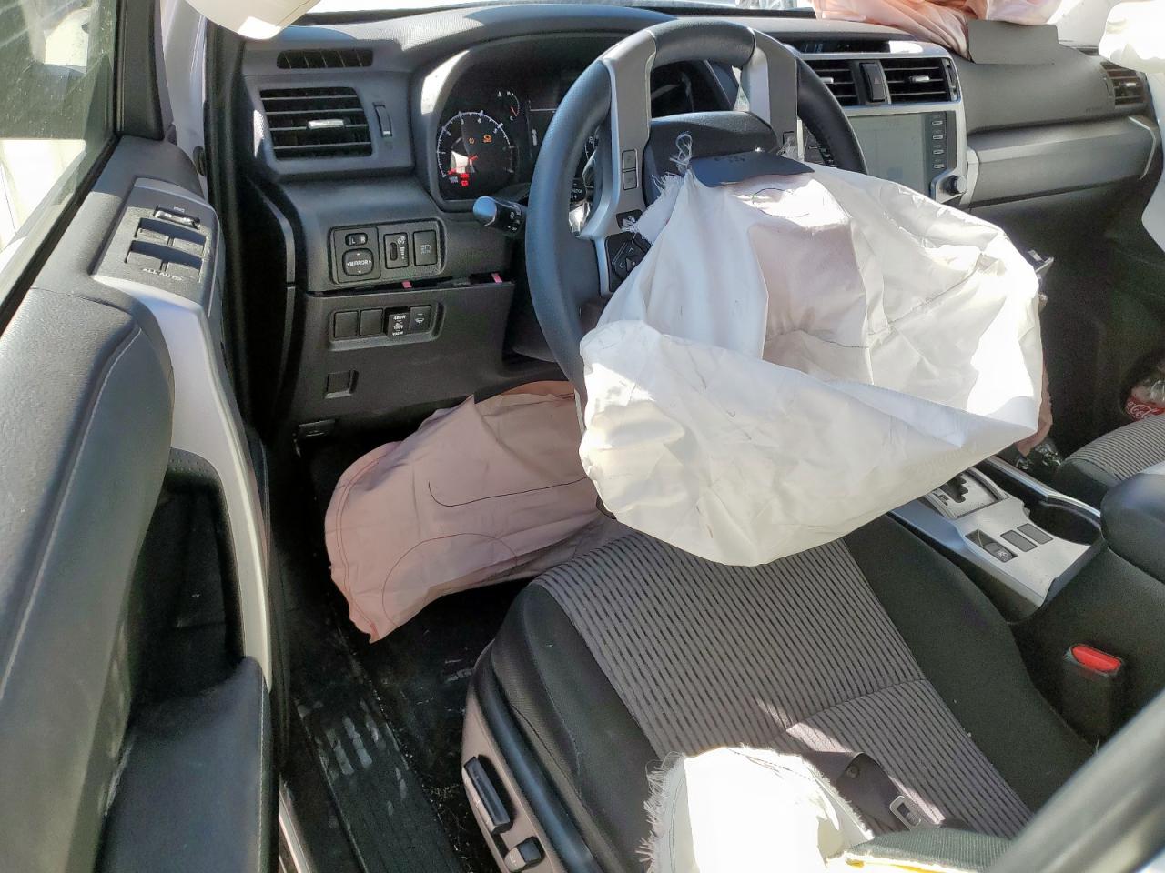 Toyota 4Runner Sr5 Image 10