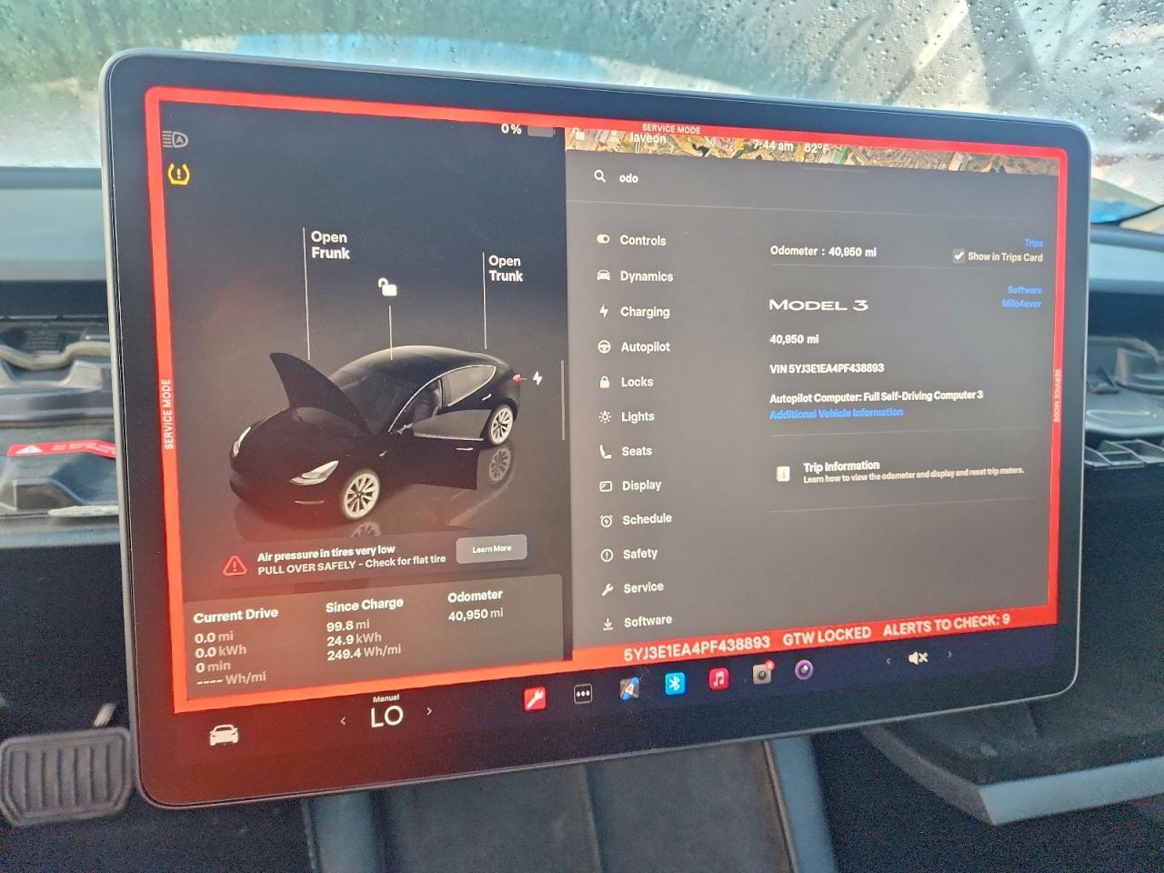 Tesla Model 3 Image 8
