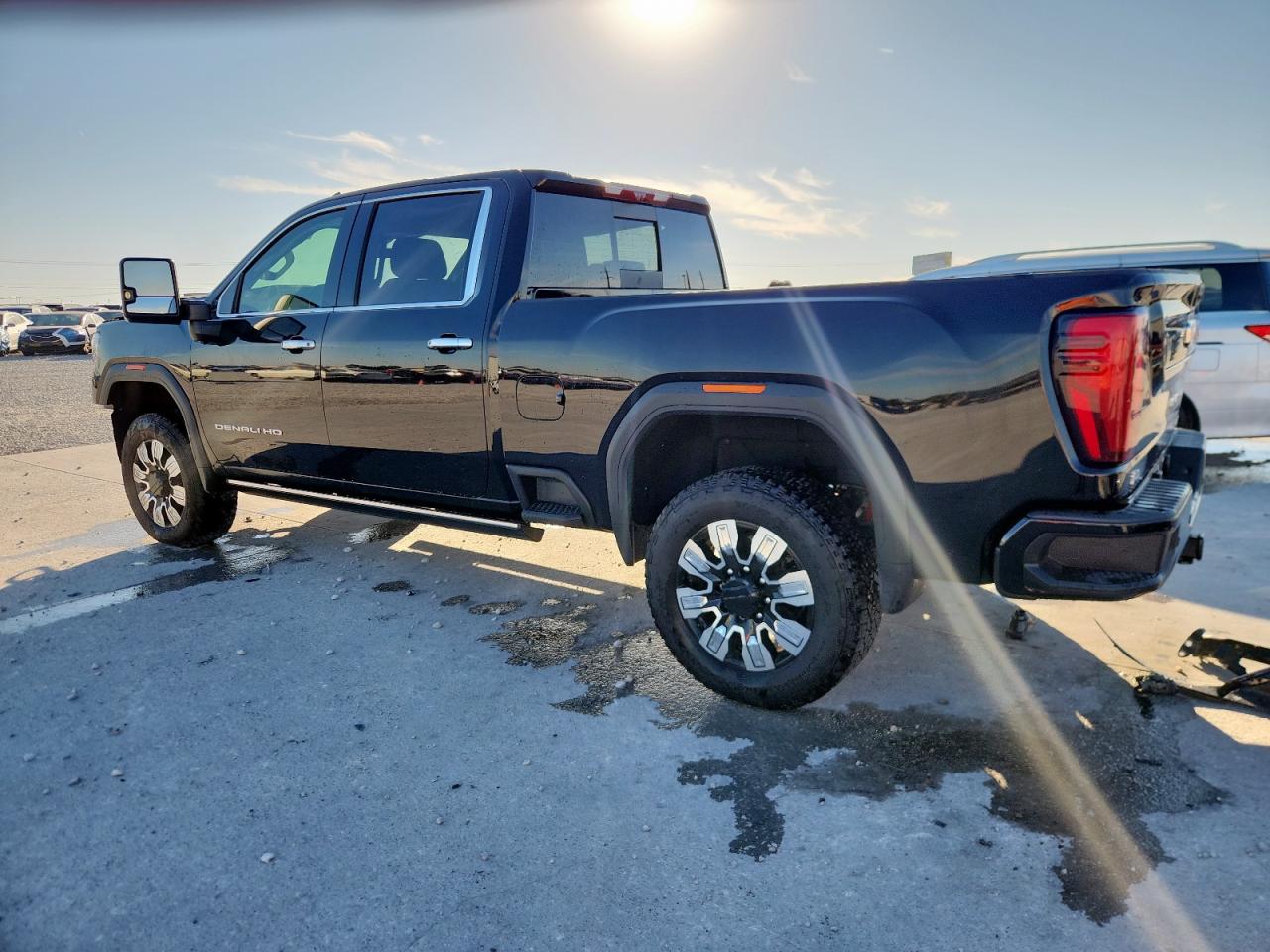 GMC Sierra K2500 Denali Image 11