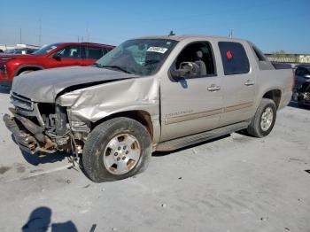  Salvage Chevrolet Avalanche