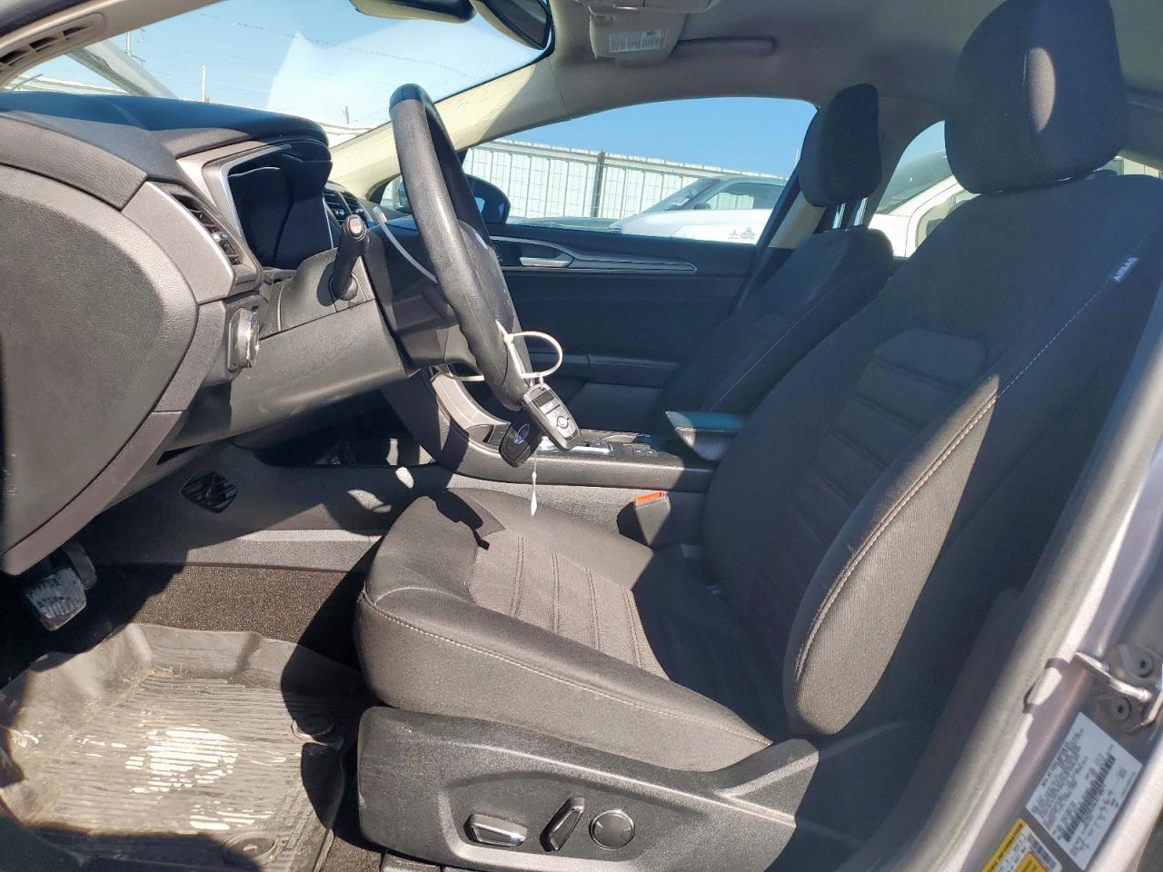 Ford Fusion Se Image 2